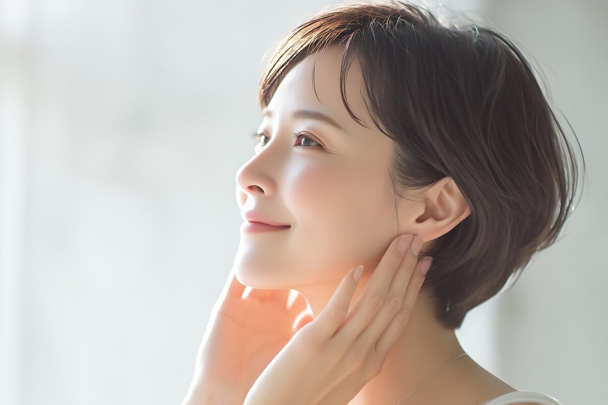 お悩みの増える年齢肌は、ファンデーション+“仕込みカラー”で自然にカバー